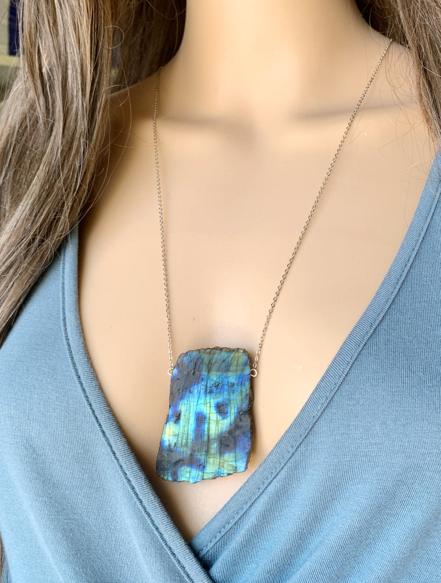 Raw on sale labradorite necklace